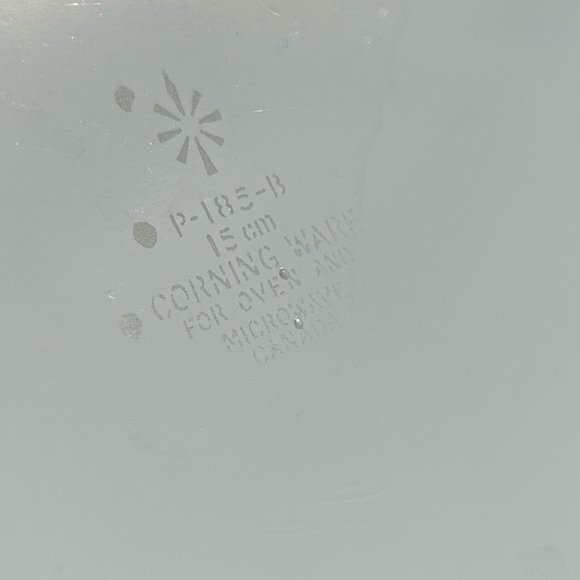 Corningware White Ceramic set of 450 ml bowls (2) and 3 plates - Picture 3 of 6